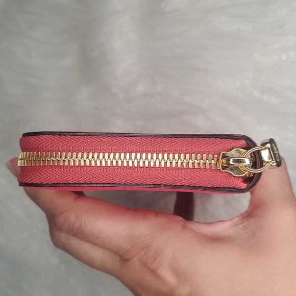 MCM Bicolor Long Zippy Wallet - Picture 10 of 13
